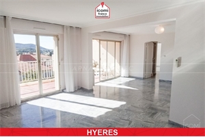 t5 à la vente -   83400  HYERES, surface 120 m2 vente t5 - UBI442326779